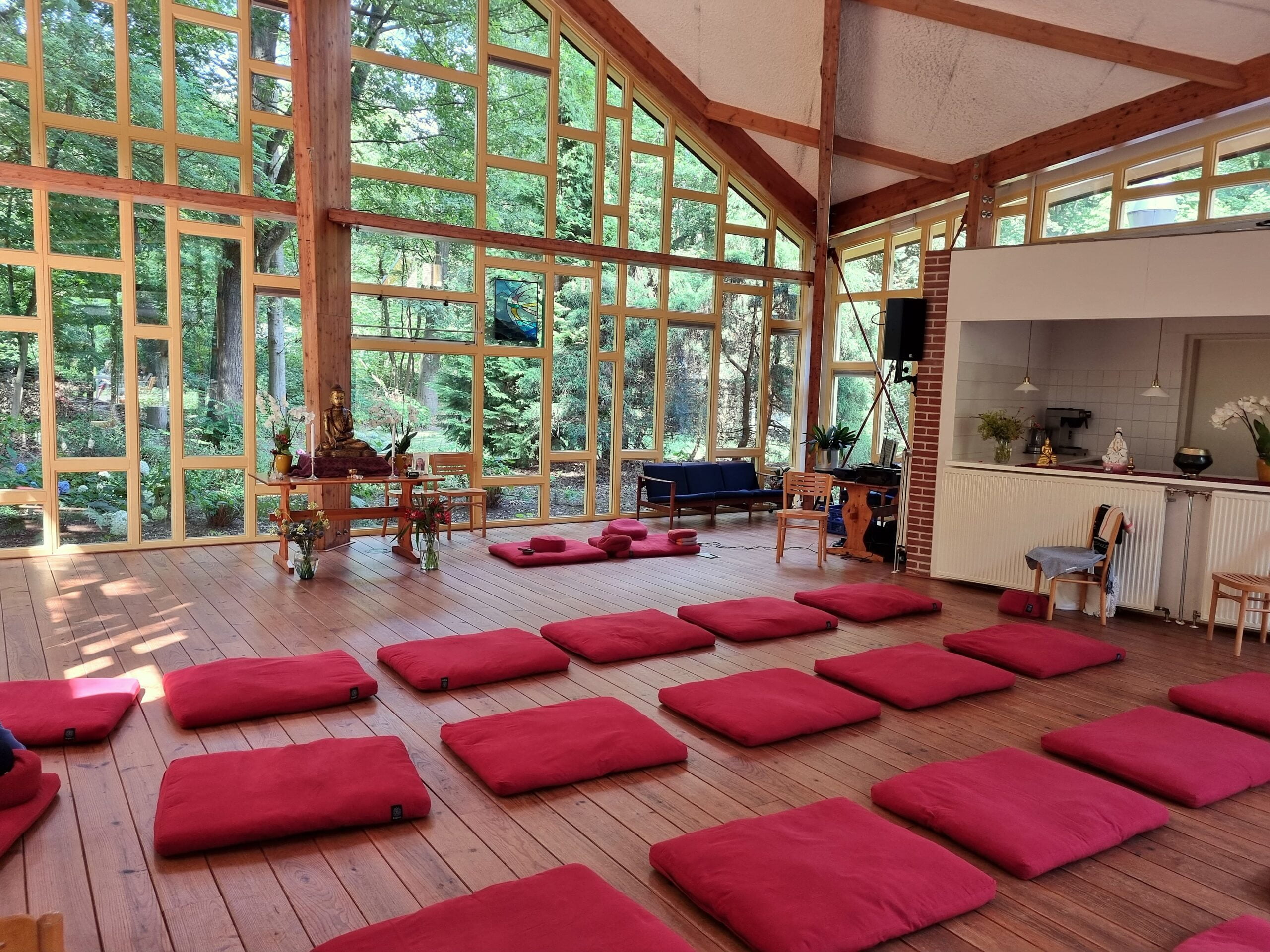 Meditatie retraites in Nederland: waar vind je ze en wat kun je verwachten